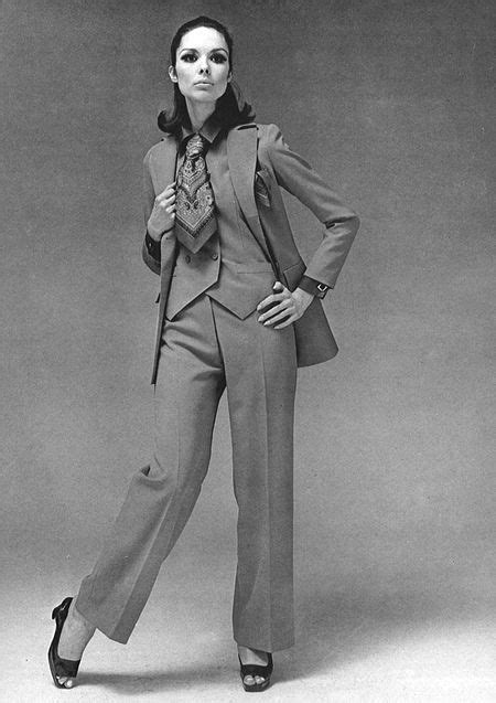 yves saint laurent e il tailleur pantalone